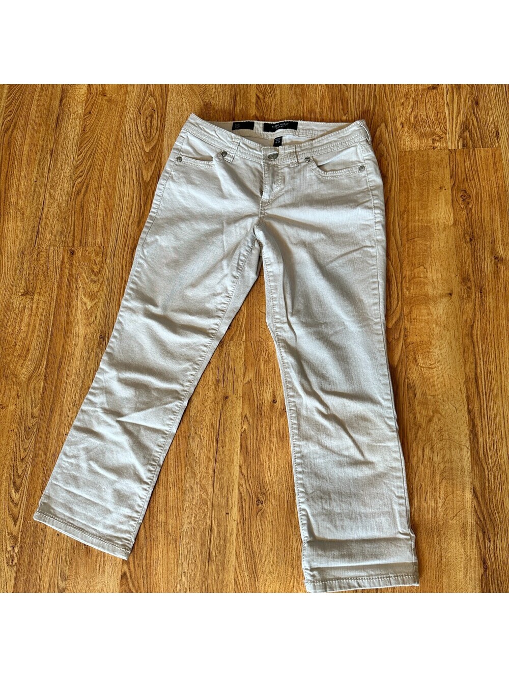 Nine West Jeans women 4/27 Cream denim, embellished pockets